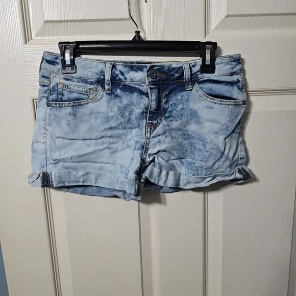 Bundle Of 3 Jean Shorts (2)Celebrity Pink (1)Arizona Women's 7 Good PreOwned - Picture 2 of 12